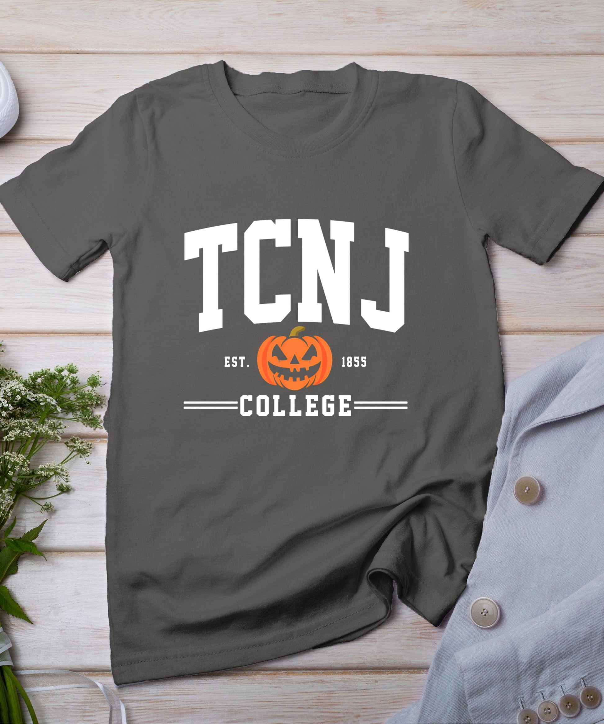 Tcnj The College Of New Jersey Arch Halloween Design Vintage T-Shirt