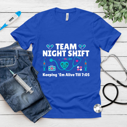 Nurse Practitioner Keeping Them Alive Funny Team Night Shift T-Shirt