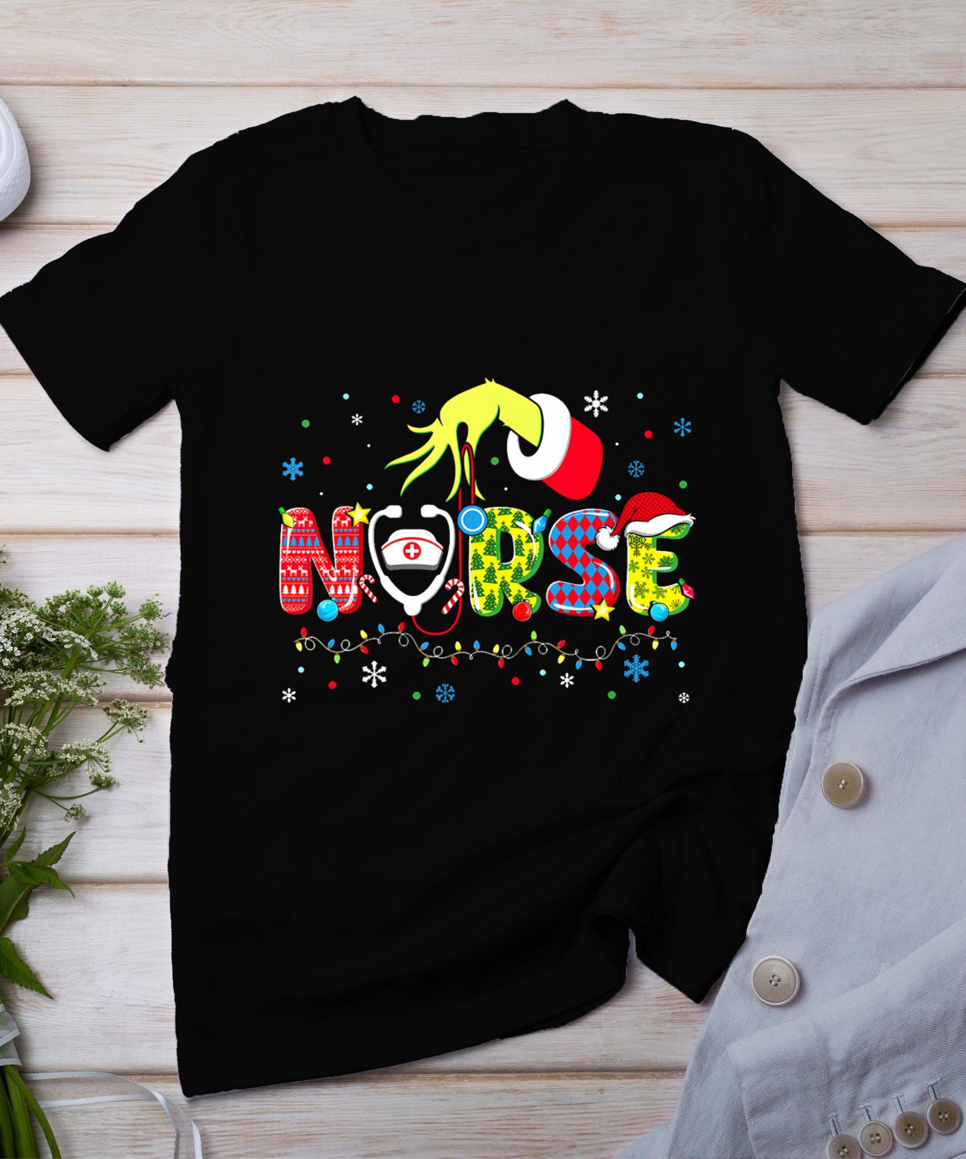 Groovy Nurse Christmas Xmas Santa Rn Cna Icu Scurb Men Women T-Shirt