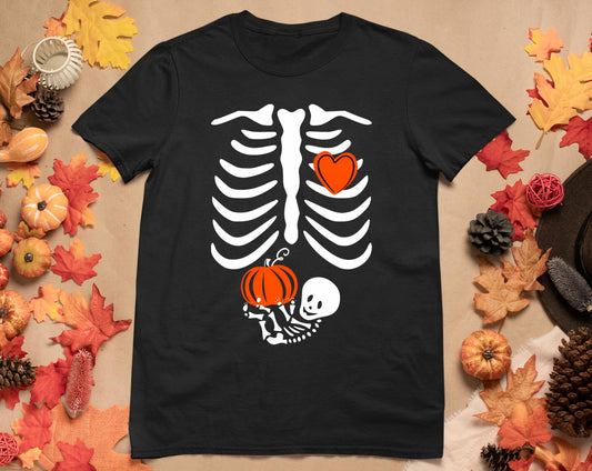 Pregnant Skeleton Mom Halloween Pregnancy Baby Announcement T-Shirt