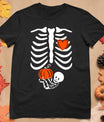 Pregnant Skeleton Mom Halloween Pregnancy Baby Announcement T-Shirt