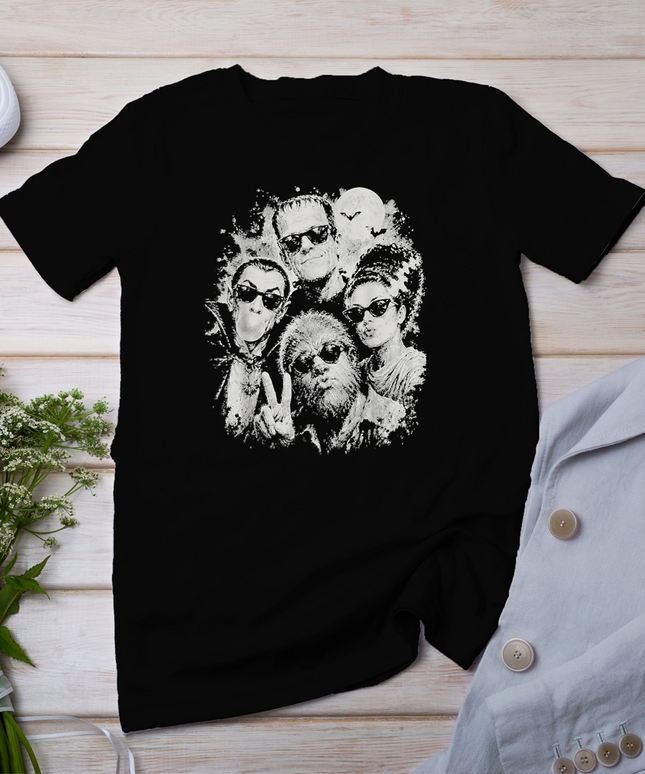 Vintage 90s Halloween Frankenstein Monsters Selfie Lovers T-Shirt