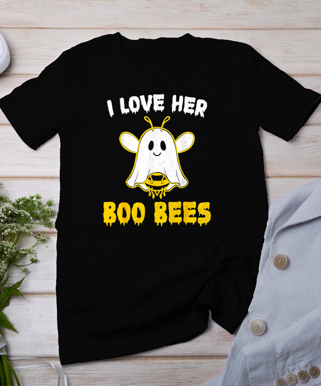 Funny I Love Her Boo Bees Couples Halloween Costume Men T-Shirt