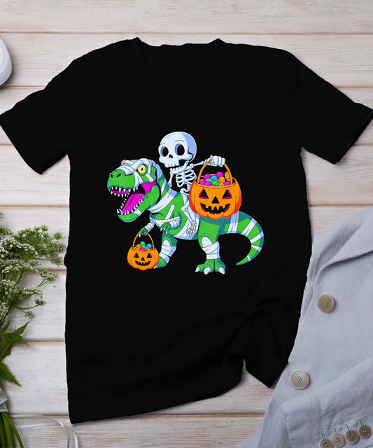 Skeleton Riding T-Rex Mummy Dinosaur Halloween Funny Pumpkin T-Shirt