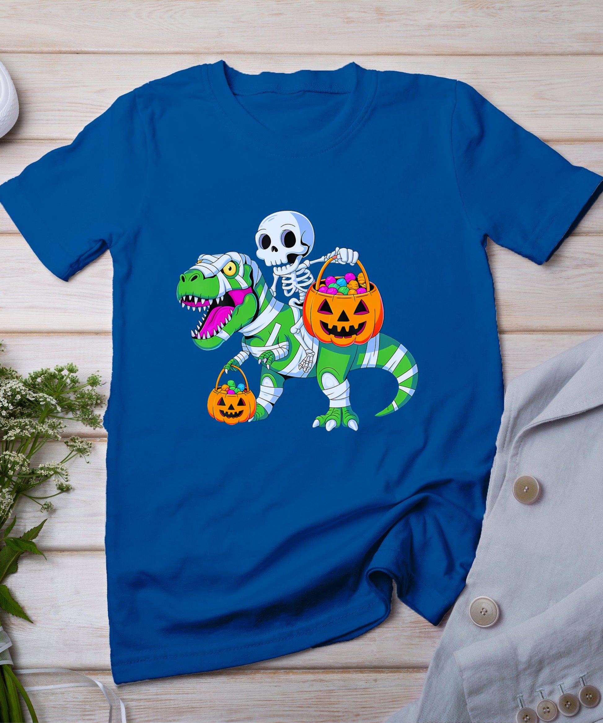 Skeleton Riding T-Rex Mummy Dinosaur Halloween Funny Pumpkin T-Shirt