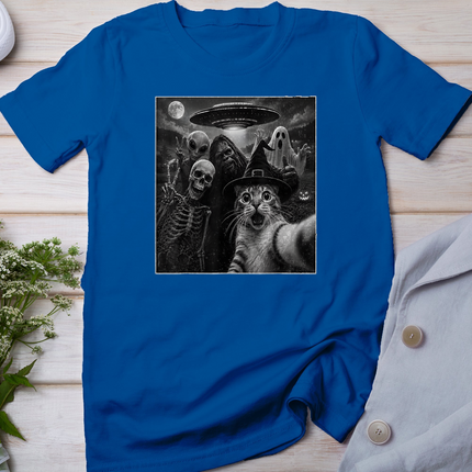 Cat Selfie with Bigfoot Skeleton Alien UFO Funny Cat Lover T-Shirt