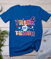 Trick Or Teach Funny Teacher Halloween Costume 2024 T-Shirt