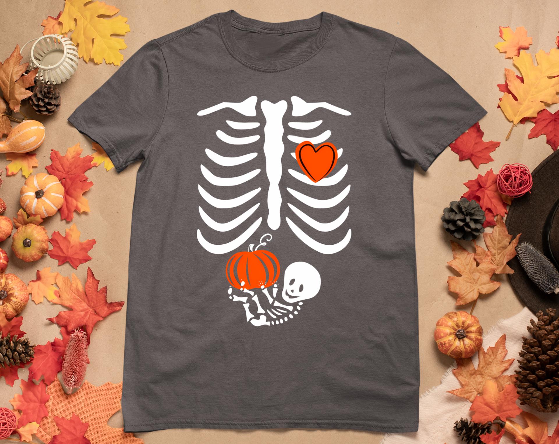 Pregnant Skeleton Mom Halloween Pregnancy Baby Announcement T-Shirt