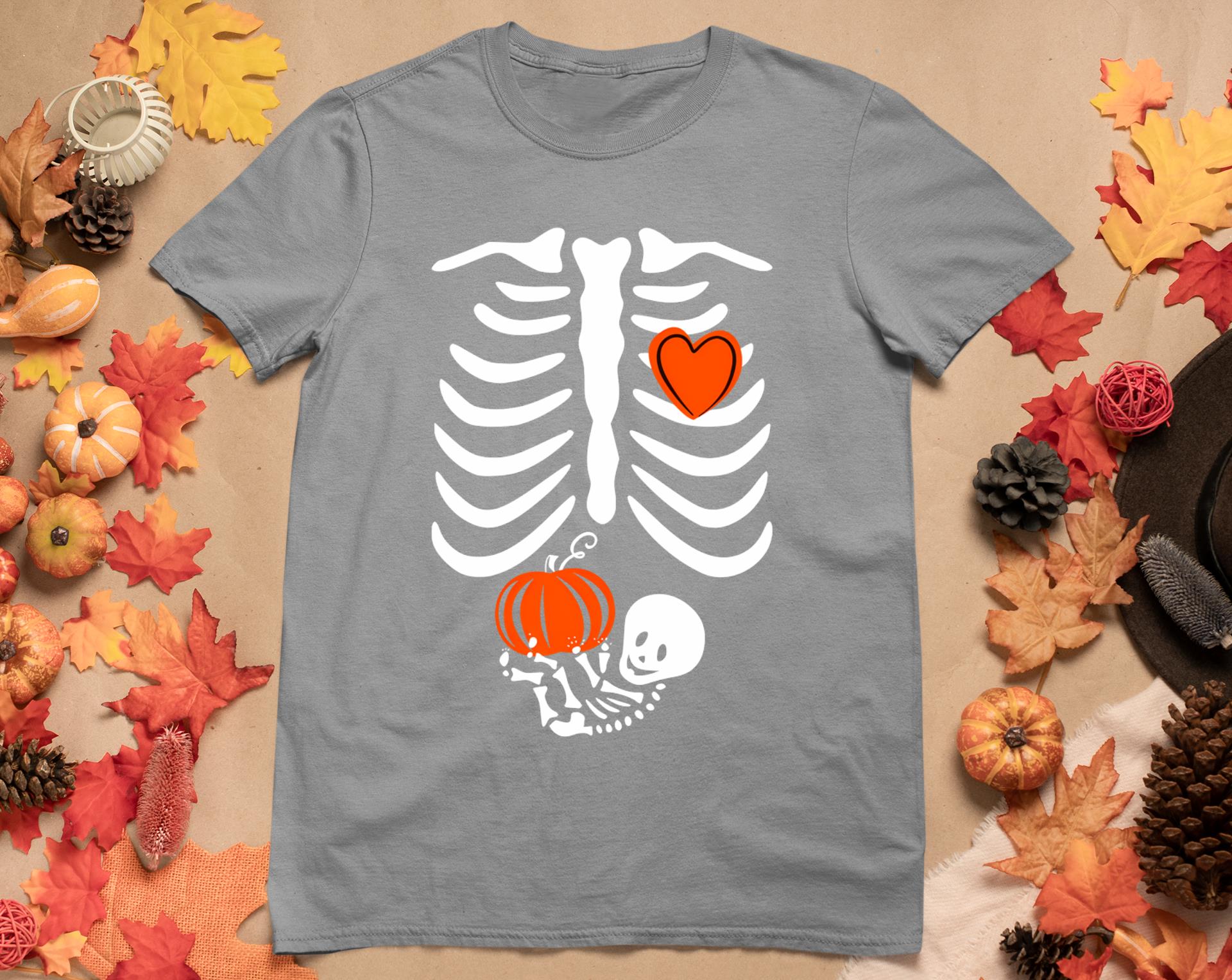 Pregnant Skeleton Mom Halloween Pregnancy Baby Announcement T-Shirt