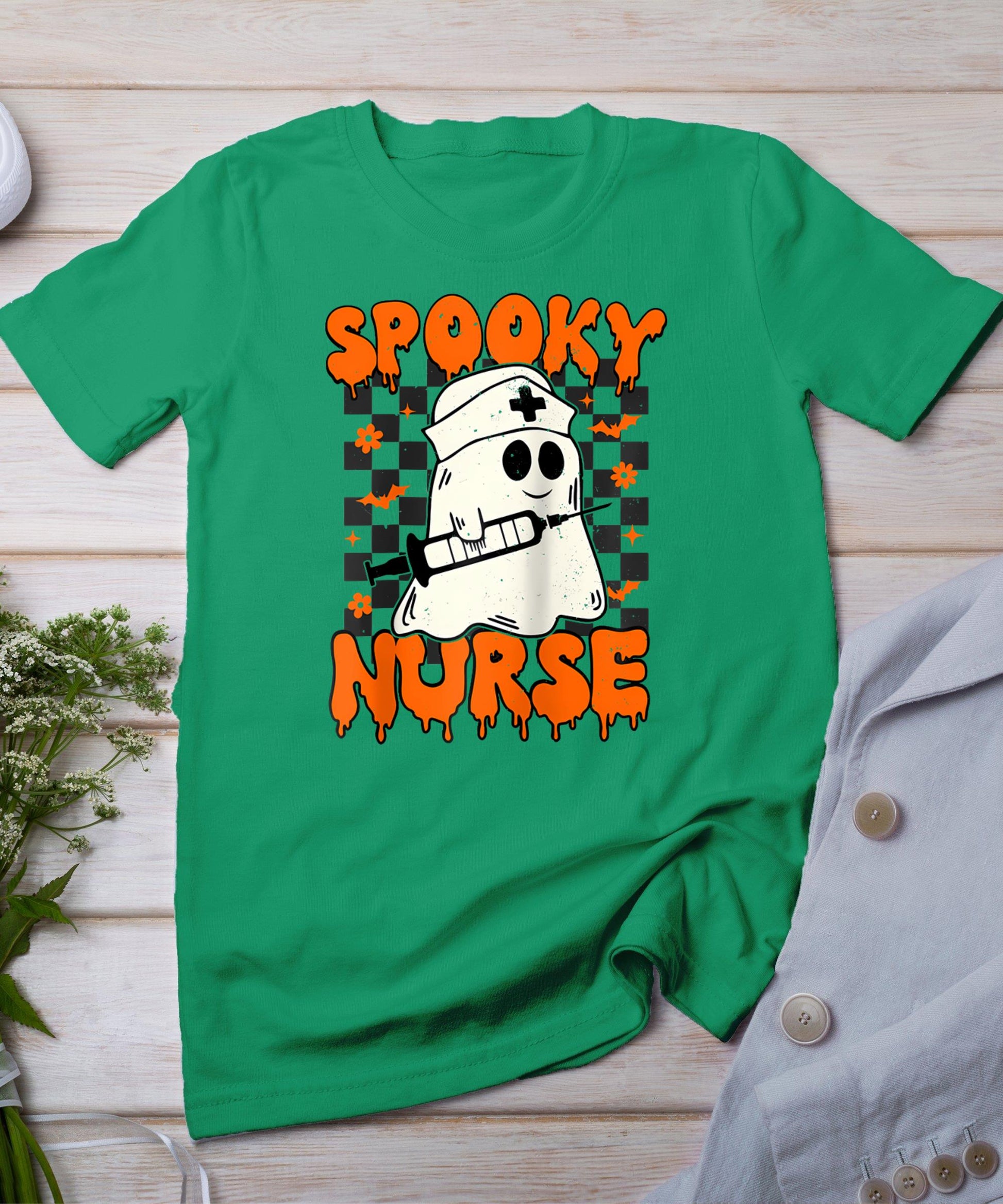 Groovy Spooky Nurse Retro Halloween Nurse Fall Scrub Women T-Shirt