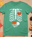 Pregnant Skeleton Mom Halloween Pregnancy Baby Announcement T-Shirt