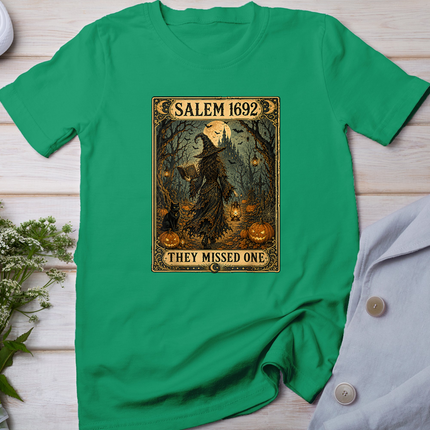 Salem 1692 They Missed One Tarot Card Halloween Witch Women T-Shirt