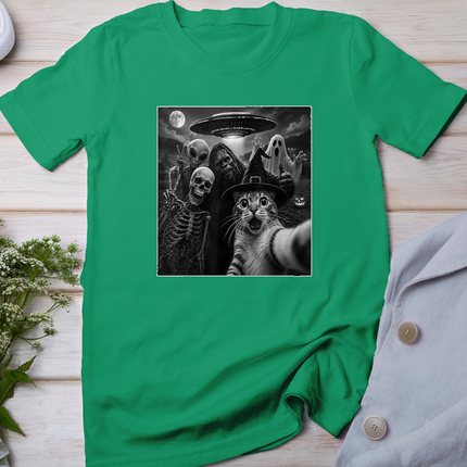Cat Selfie with Bigfoot Skeleton Alien UFO Funny Cat Lover T-Shirt