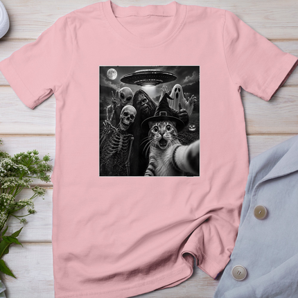 Cat Selfie with Bigfoot Skeleton Alien UFO Funny Cat Lover T-Shirt