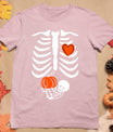 Pregnant Skeleton Mom Halloween Pregnancy Baby Announcement T-Shirt