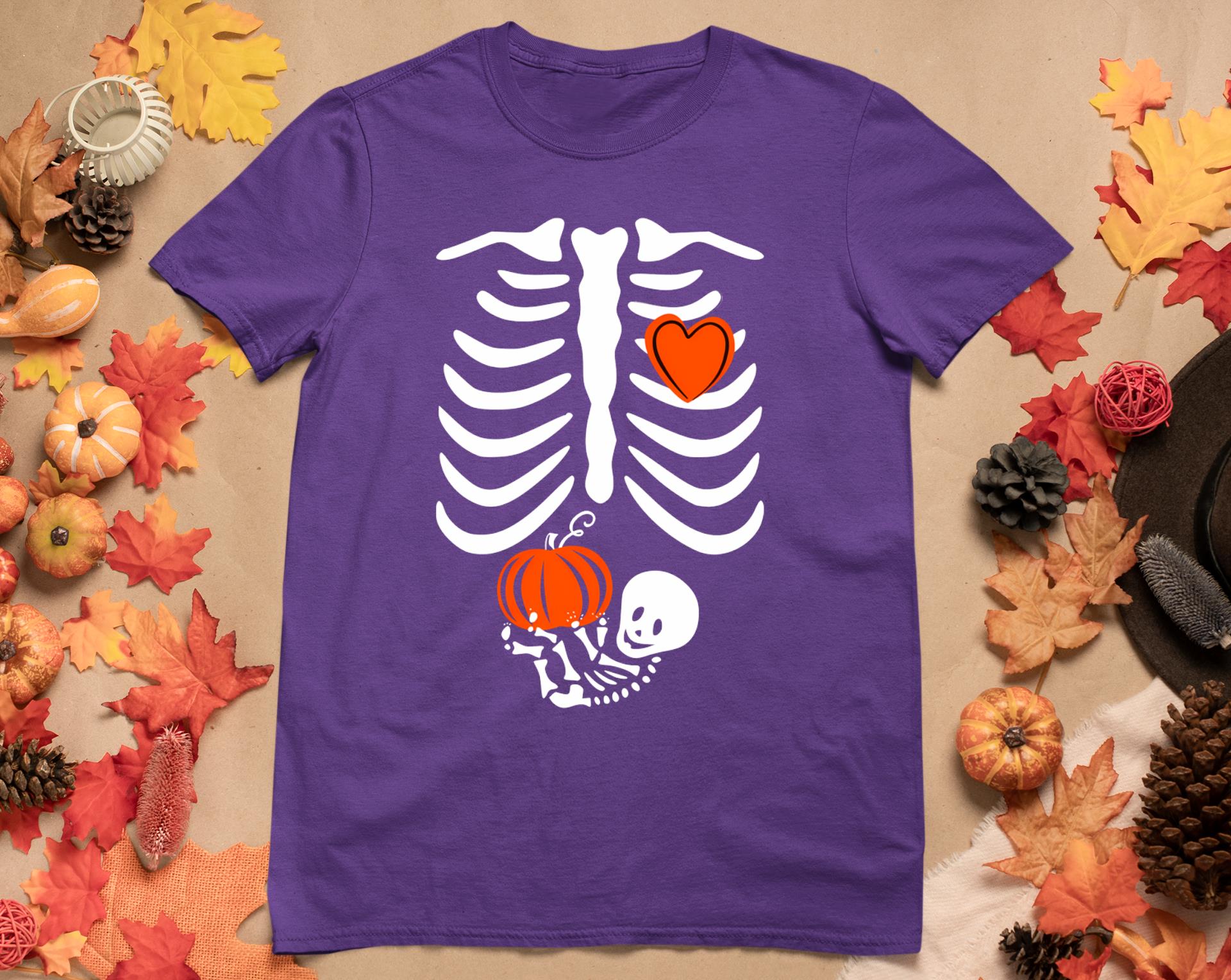 Pregnant Skeleton Mom Halloween Pregnancy Baby Announcement T-Shirt