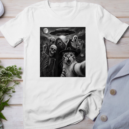Cat Selfie with Bigfoot Skeleton Alien UFO Funny Cat Lover T-Shirt