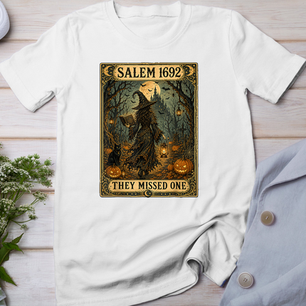 Salem 1692 They Missed One Tarot Card Halloween Witch Women T-Shirt